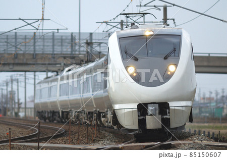 北陸本線 加賀笠間-美川 JR西日本 683系 T23+T15編成(金沢) サンダーバード 北陸本線 加賀笠間-美川 JR西日本 683系 T23+T15編成(金沢) サンダーバード 85150607