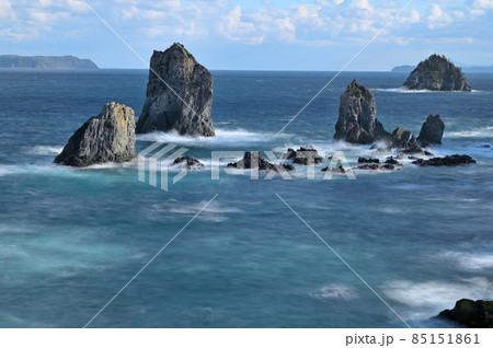 青海島・海上アルプス「第一展望台（碧涛台）から望む十六羅漢とカモメ岩」 85151861