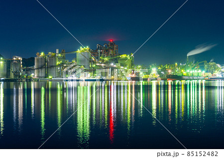 北九州の工場夜景・福岡県苅田町 85152482