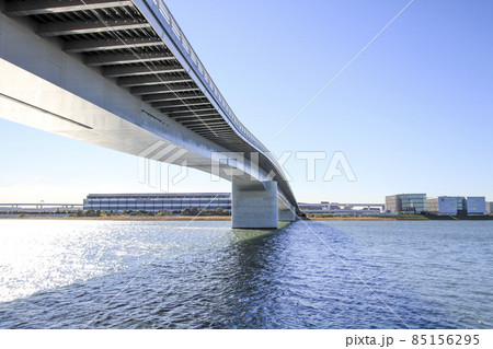 羽田空港と川崎市を結ぶ多摩川スカイブリッジ 85156295