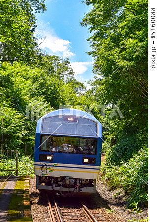 福島県南会津にある会津鉄道の塔のへつり駅の夏風景 85160088