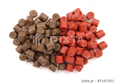 Pre-drilled halibut pellets 85161001