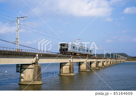 817系　小丸川鉄橋　日豊本線　普通列車 85164609
