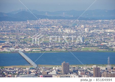 徳島県 眉山から吉野川・鳴門大橋・淡路島方面を望む 徳島県 眉山から吉野川・鳴門大橋・淡路島方面を望む 85164994