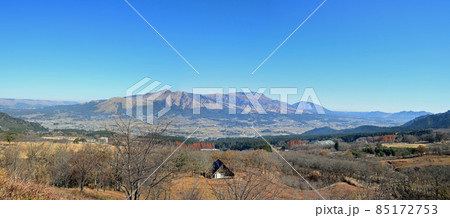 南阿蘇の盆地と阿蘇山 南阿蘇の盆地と阿蘇山 85172753