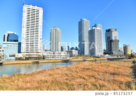 高島水際線公園よりポートサイド地区方面を望む(神奈川県横浜市)【2021.12】 高島水際線公園よりポートサイド地区方面を望む(神奈川県横浜市)【2021.12】 85173257