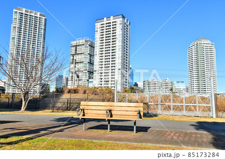 高島水際線公園よりポートサイド地区方面を望む(神奈川県横浜市)【2021.12】 高島水際線公園よりポートサイド地区方面を望む(神奈川県横浜市)【2021.12】 85173284