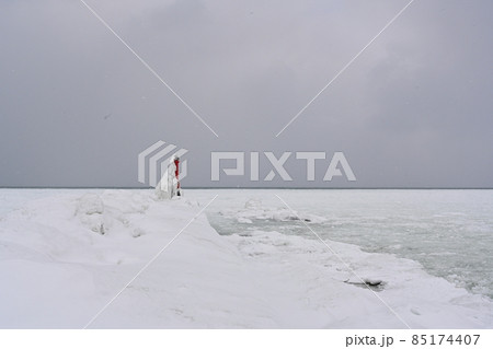 冬の北海道北見市常呂海岸 冬の北海道北見市常呂海岸 85174407