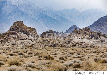 USA, California, Lone Pine, Rock Formations in Alabama Hills in Sierra Nevada Mountains USA, California, Lone Pine, Rock Formations in Alabama Hills in Sierra Nevada Mountains 85174501