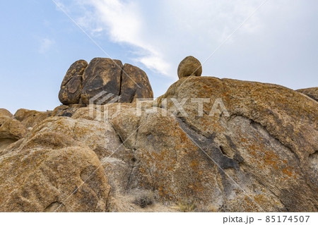 USA, California, Lone Pine, Rock Formations in Alabama Hills in Sierra Nevada Mountains USA, California, Lone Pine, Rock Formations in Alabama Hills in Sierra Nevada Mountains 85174507
