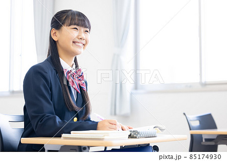 授業を受ける高校生 撮影協力:中央工学校附属日本語学校 授業を受ける高校生 撮影協力:中央工学校附属日本語学校 85174930