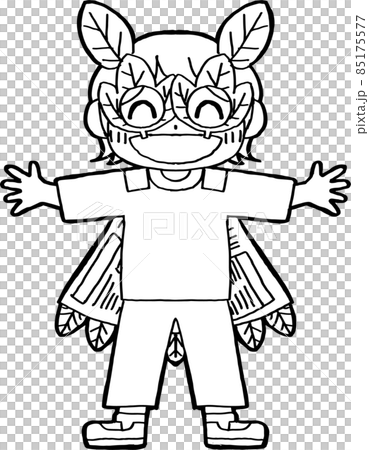 用落葉製作面具和斗篷的孩子 85175577