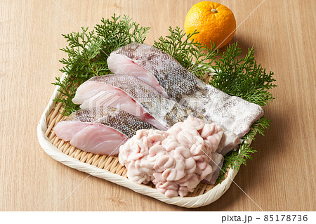 真鱈の切り身と白子 真鱈の切り身と白子 85178736