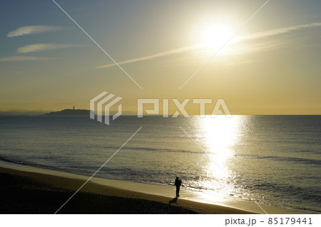 茅ヶ崎海岸 冬の早朝の風景 茅ヶ崎海岸 冬の早朝の風景 85179441
