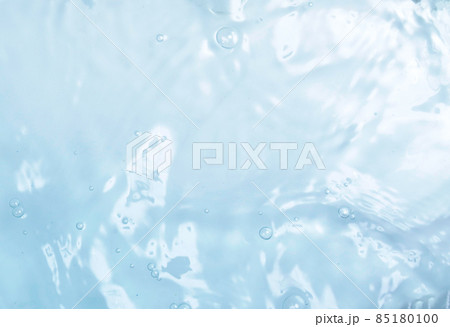 気泡の入ったきれいな波紋のイメージ画像 85180100