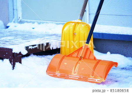 除雪後の雪かき道具 除雪後の雪かき道具 85180658