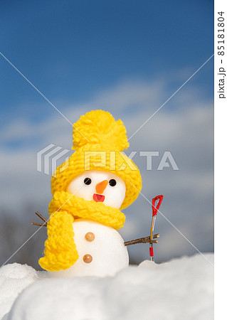 黄色い衣装の雪だるま 黄色い衣装の雪だるま 85181804