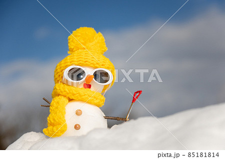 黄色い衣装の雪だるま 黄色い衣装の雪だるま 85181814