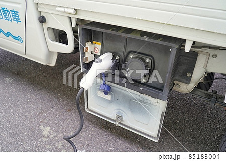 自宅で電気自動車の充電 自宅で電気自動車の充電 85183004