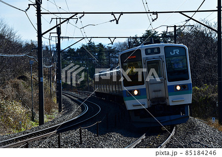 北杜市小淵沢町、中央本線を行く列車・下り普通電車 北杜市小淵沢町、中央本線を行く列車・下り普通電車 85184246