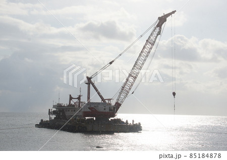 海上クレーン 85184878