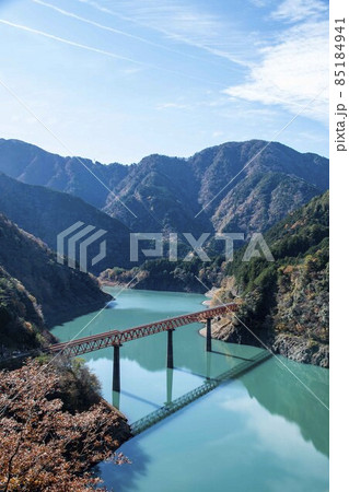 奥大井湖上駅展望台より(橋右半分) 奥大井湖上駅展望台より(橋右半分) 85184941