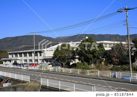 南足柄市立福沢小学校03全景 南足柄市立福沢小学校03全景 85187844