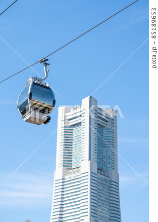 【神奈川県】快晴のみなとみらい 都市型ロープウェイ 85189653
