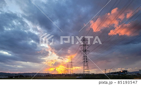 注目・一点集中・アニメの世界・輝く未来・希望に向かって一直線・明日への希望・なんかヤバい・マジキレイ 85193547