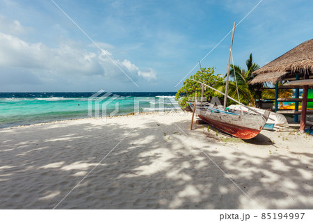 Tropical paradise in Maldives 85194997