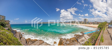 Panoramic picture of Queenscliff Beach near Sydney during daytime sunshine Panoramic picture of Queenscliff Beach near Sydney during daytime sunshine 85195785