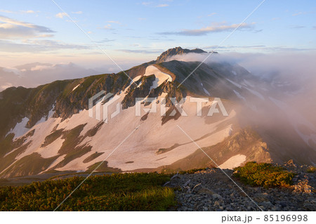 立山連峰の雄大な朝焼け 立山連峰の雄大な朝焼け 85196998