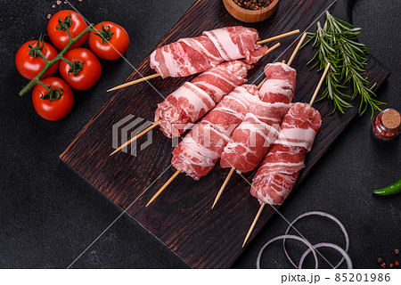 A delicious dish of pork mince wrapped with delicious pieces of bacon 85201986