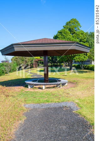 見沼元圦公園 四阿 秋の風景 見沼元圦公園 四阿 秋の風景 85205842