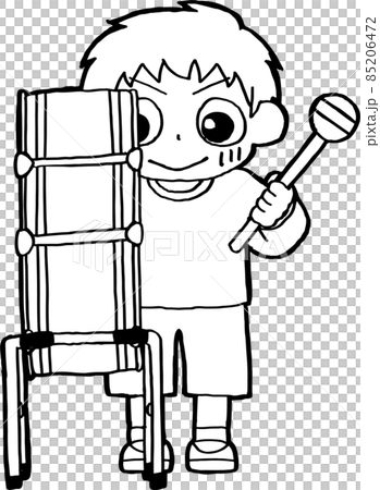 張り切って大太鼓を演奏する子ども 85206472