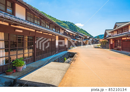 福井県　重要伝統的建造物群保存地区　熊川宿の町並み 85210134