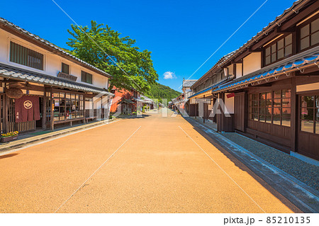 福井県　重要伝統的建造物群保存地区　熊川宿の町並み 85210135