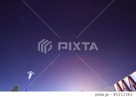 野辺山の夜景と冬のきれいな星空 85211561