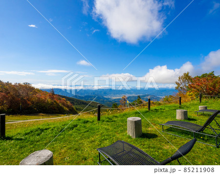 秋晴れの百万人テラス (山形県、蔵王温泉) 85211908