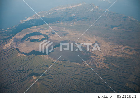 三原山の空撮 85211921