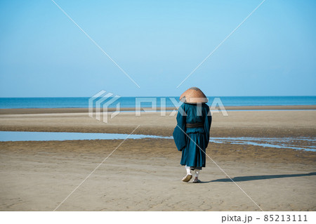 父母ヶ浜とお坊さん 85213111