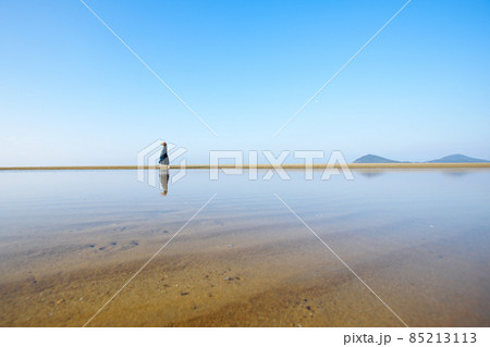 父母ヶ浜とお坊さん 父母ヶ浜とお坊さん 85213113