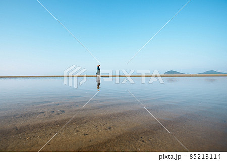 父母ヶ浜とお坊さん 85213114