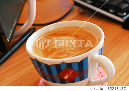 コーヒーとデスク 85213127