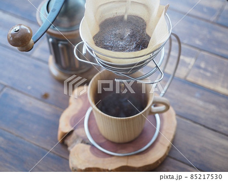 コーヒー　イメージ　冬の朝 85217530