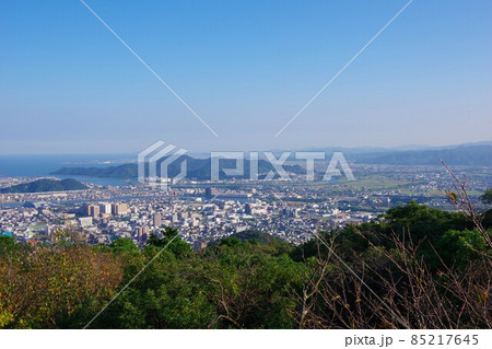 徳島県 眉山から日峰山・小松島市方面を望む 徳島県 眉山から日峰山・小松島市方面を望む 85217645