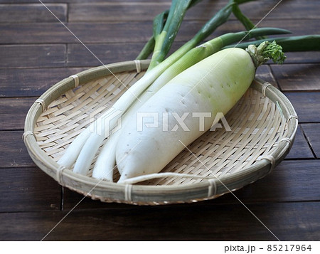 大根 ねぎ 収穫 冬の野菜 大根 ねぎ 収穫 冬の野菜 85217964