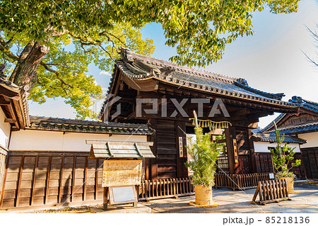冬の徳川園、黒門の松飾り〈愛知県名古屋市〉 冬の徳川園、黒門の松飾り〈愛知県名古屋市〉 85218136