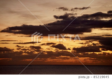 沖縄県宮古島 冬の夕暮れ マジックアワー 沖縄県宮古島 冬の夕暮れ マジックアワー 85219645