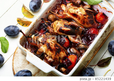 Delicious dish is fried quail Delicious dish is fried quail 85221439